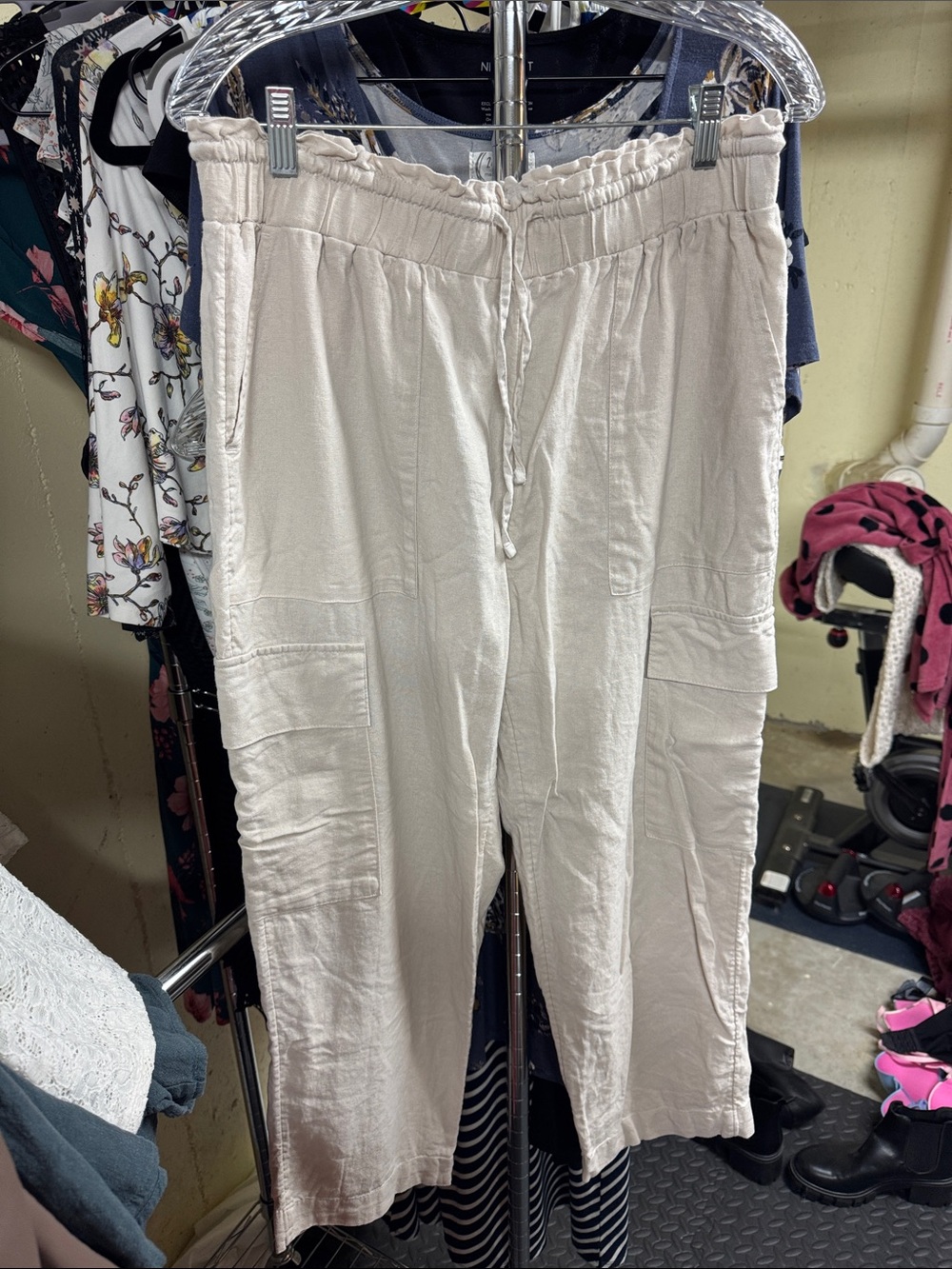 Time and Tru Light Beige Cargo Linen-Blend Pants